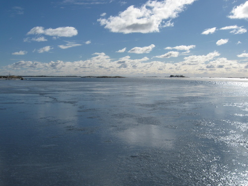 Ice near Vålarö