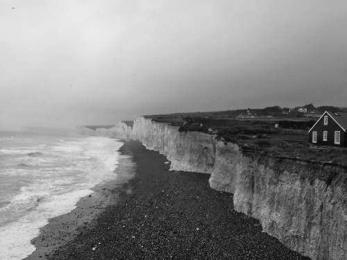 London ─ Path to the outdoors
