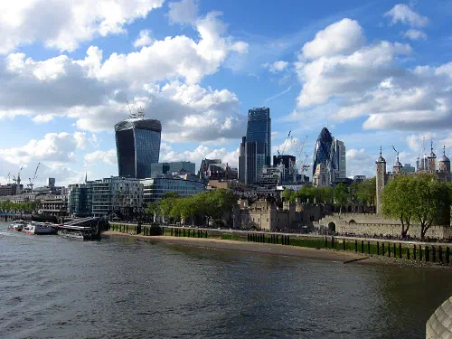 No umbrella needed: Riverside impressions of London